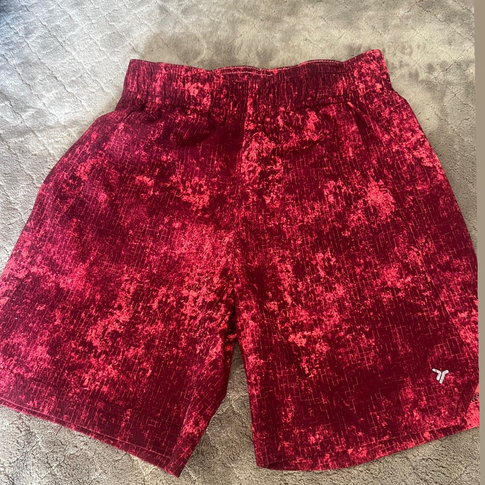 Boys Old Navy Active red pattern shorts